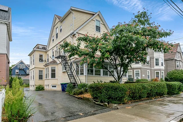 190 School St #1