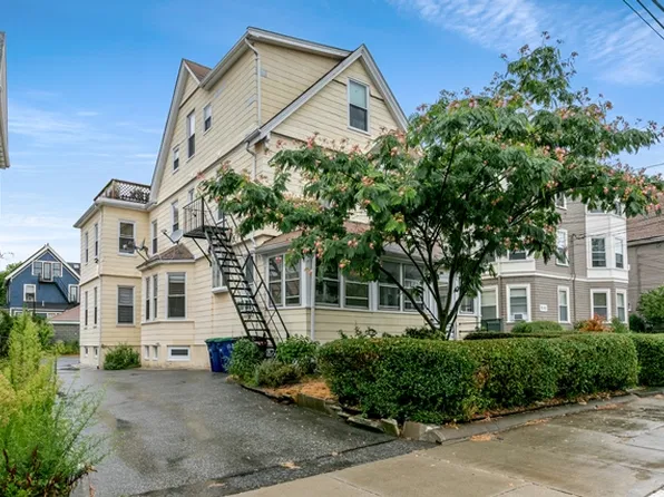 190 School St APT 1, Somerville, MA 02145