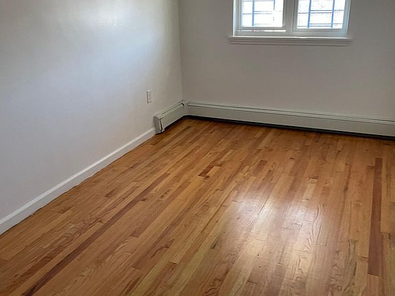 2nd image of 427 Saint Lawrence Ave Floor 3