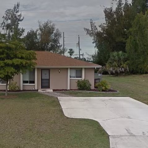 1st image of 709 SW 3rd St