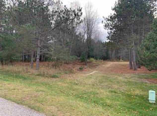 325 Royalview Rd, Harbor Springs, MI 49740