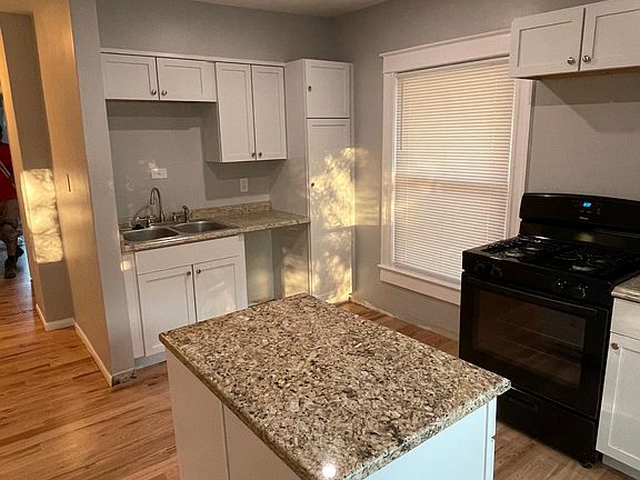 Kitchen - dishwasher and microwave coming soon