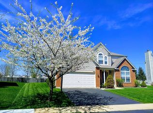 286 W Winding Trail Cir, Round Lake, IL 60073