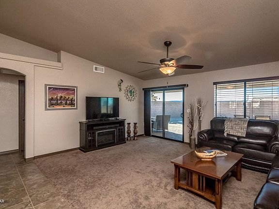 2nd image of 425 Llanos Dr