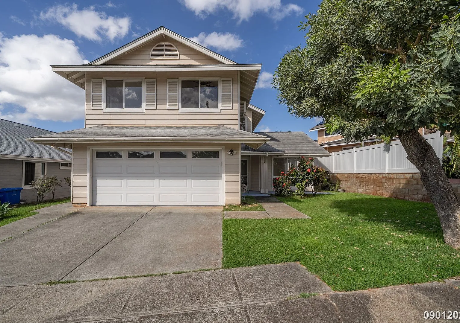 $4,500/ 3 Bed / 2.5 Bath / Loft / 2 Car Garage Waikele, Waipahu Available for Immediate Occupancy — Photo 2