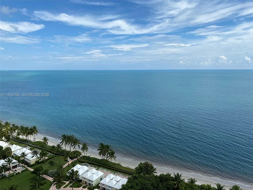 881 Ocean Dr #10D