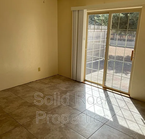 3230 N Victor Rd #C — Photo 13