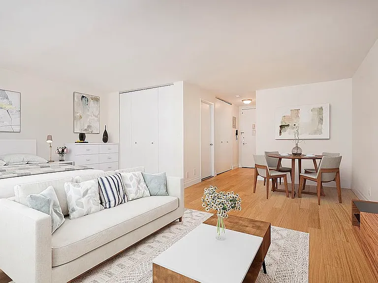 260 W 52nd St #16D — Photo 2
