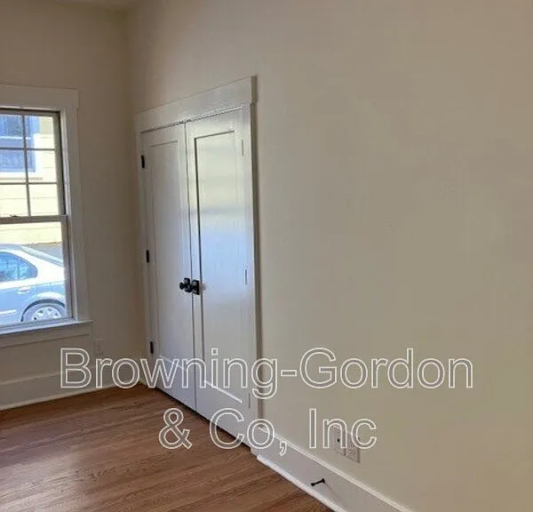 1005 W Eastland Ave — Photo 20