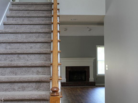 4th image of 49 Pebble Creek Dr