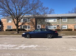 32-4 Rocky Way, Montgomery, IL 60538