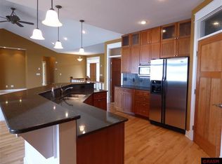 2323 Abbywood Ln, North Mankato, MN 56003