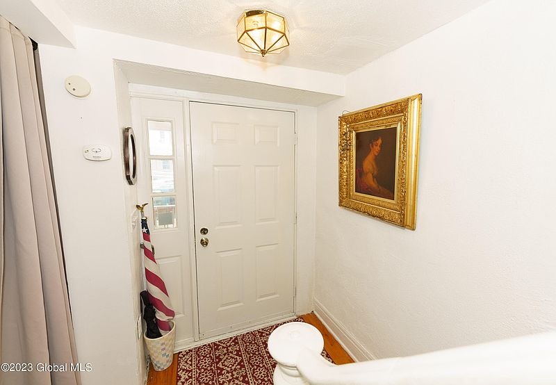 4th image of 1532 3rd Avenue