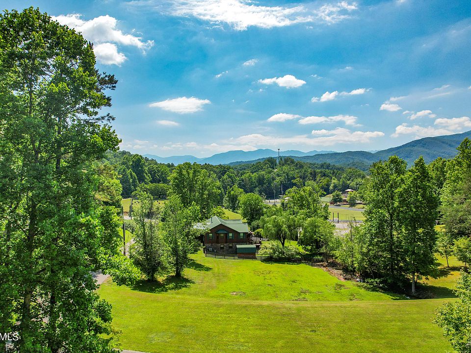 425 Patterson Ln, Gatlinburg, TN 37738 | Zillow