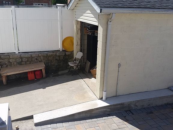 4th image of 1020 Huguenot Ave Fl 1