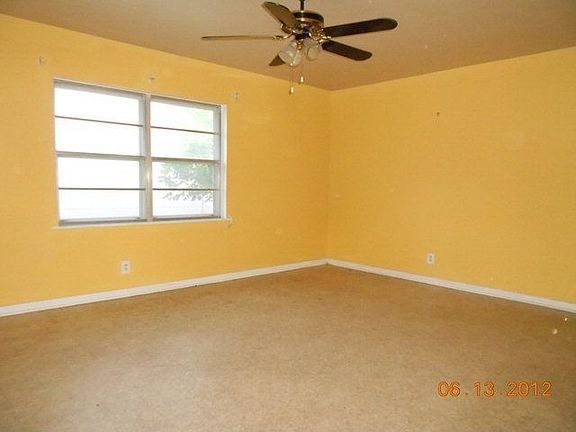 2nd image of 411 Bluebonnet Dr
