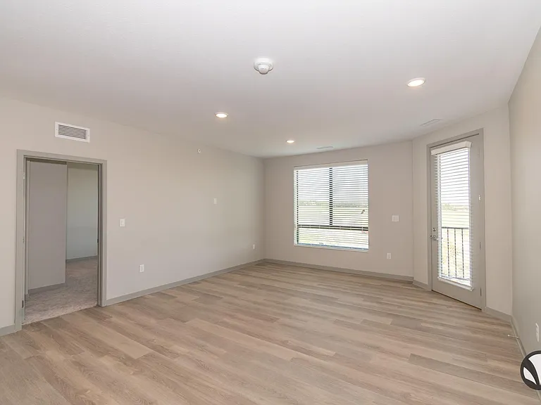 Chateau at Yankee Hill Apartments — Photo 86