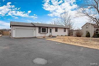 1st image of 2930 Schneider Dr