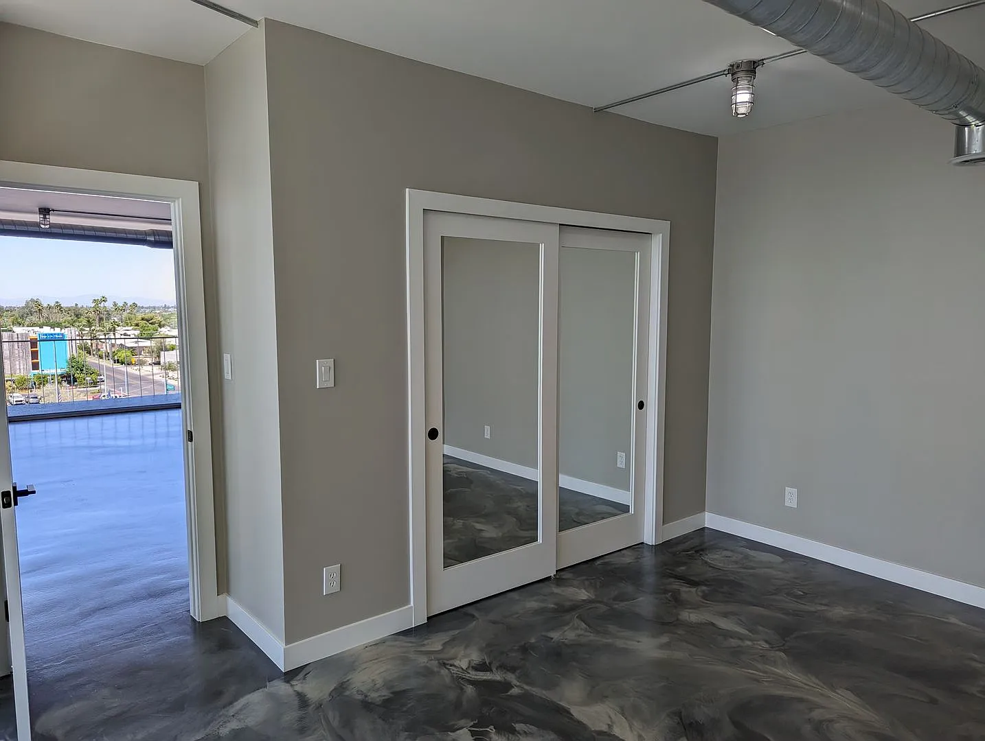Executive Towers Condo Available for Rent! — Photo 4