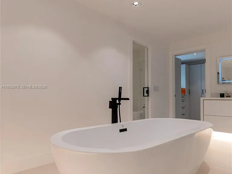 7300 SW 77th Ave — Photo 27