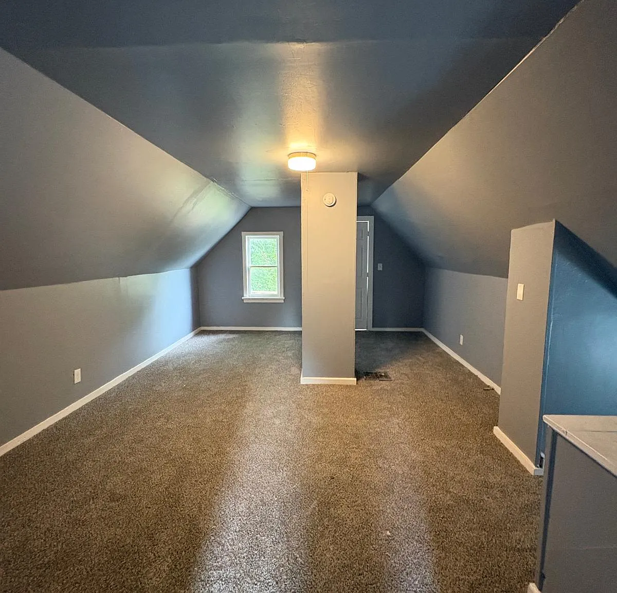 5 bed, 1500 sqft, $1,350 — Photo 2
