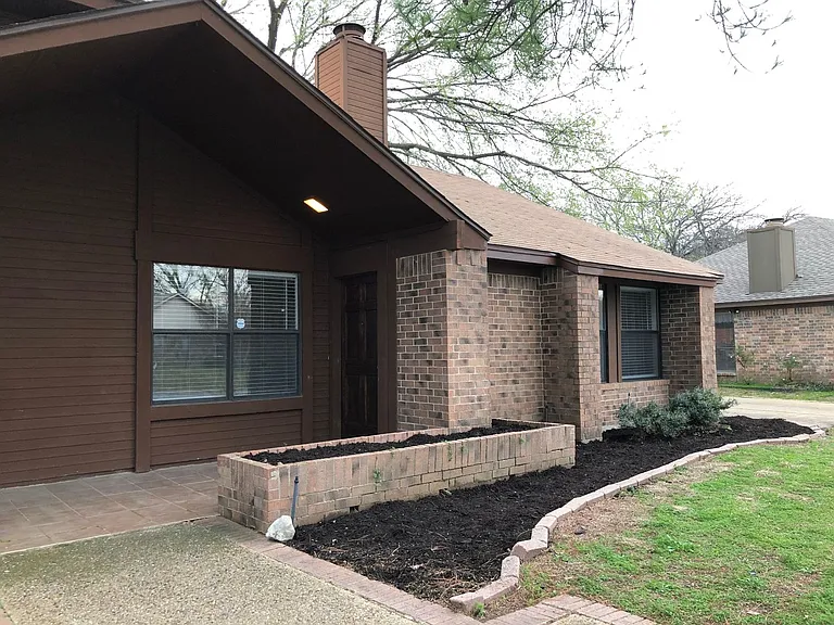 208 E Denton Dr — Photo 27