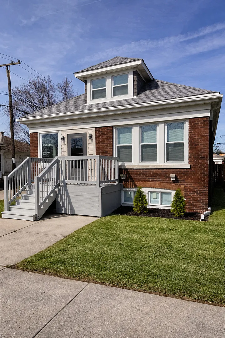 5 bed, 3.0 bath, 1967 sqft, $3,400 — Photo 1