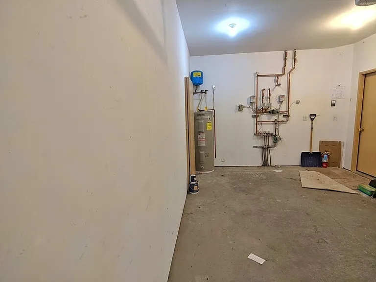 1901 Davis Ave #B1 — Photo 25