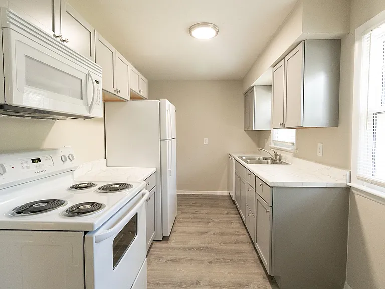 2804 Isherwood Dr — Photo 9