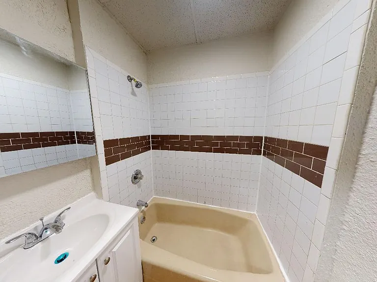 112 Arlington Ave — Photo 4