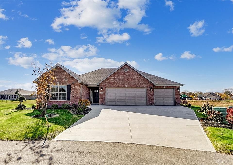 1st image of 604 Camelot Ct