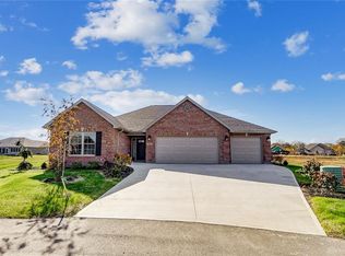 604 Camelot Ct, Troy, OH