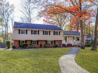 16 Bunker Hill Run, East Brunswick, NJ