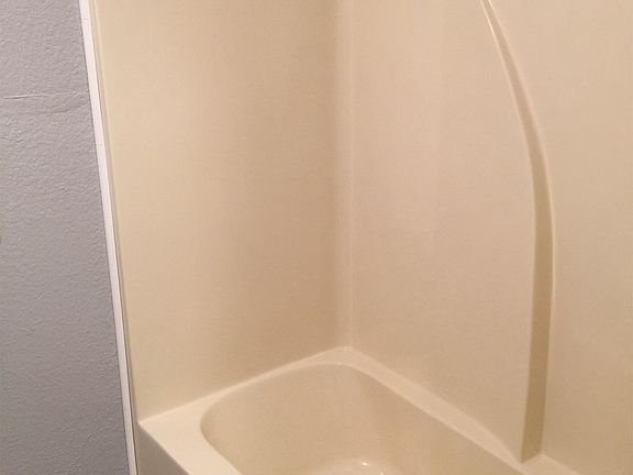 5th image of 523 N Parkway Dr