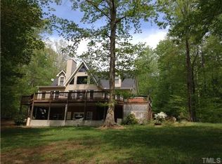 211 Fishermans Point Rd, Roxboro, NC 27574