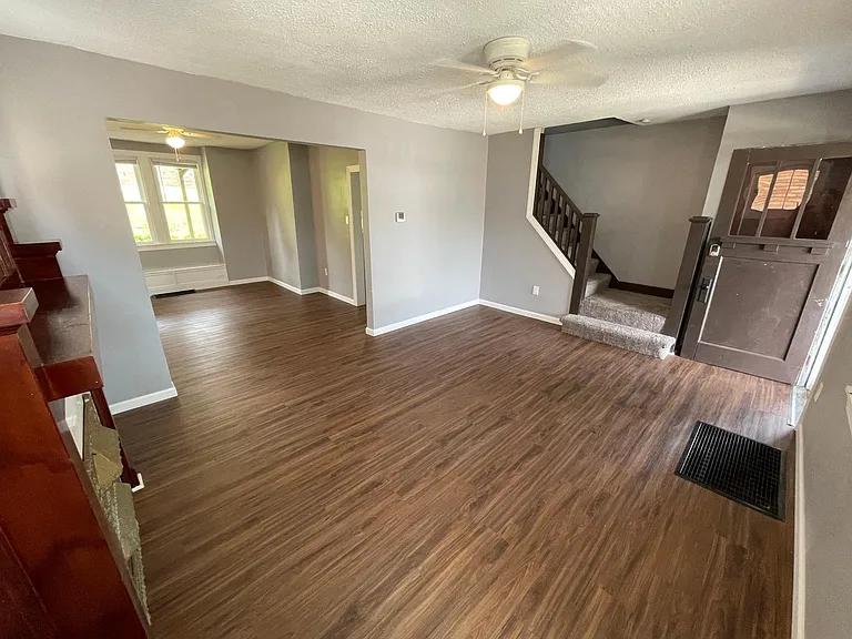 1329 Illinois Ave — Photo 2