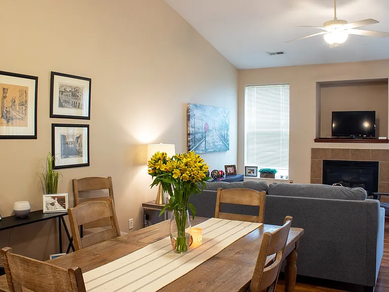 Woodland Reserve Apartments — Photo 6