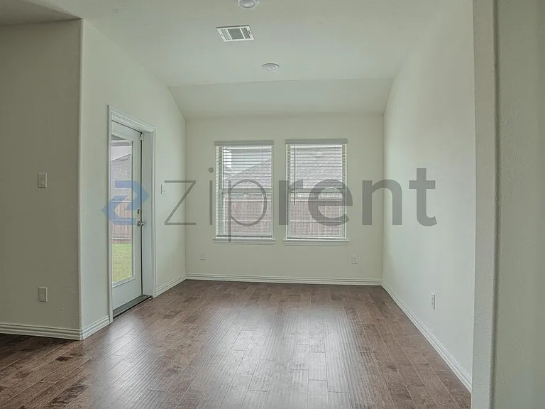 3412 Riverlawn Dr — Photo 11