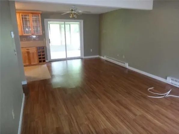 2 Castle Rock Dr #A, Charlestown, RI 02813