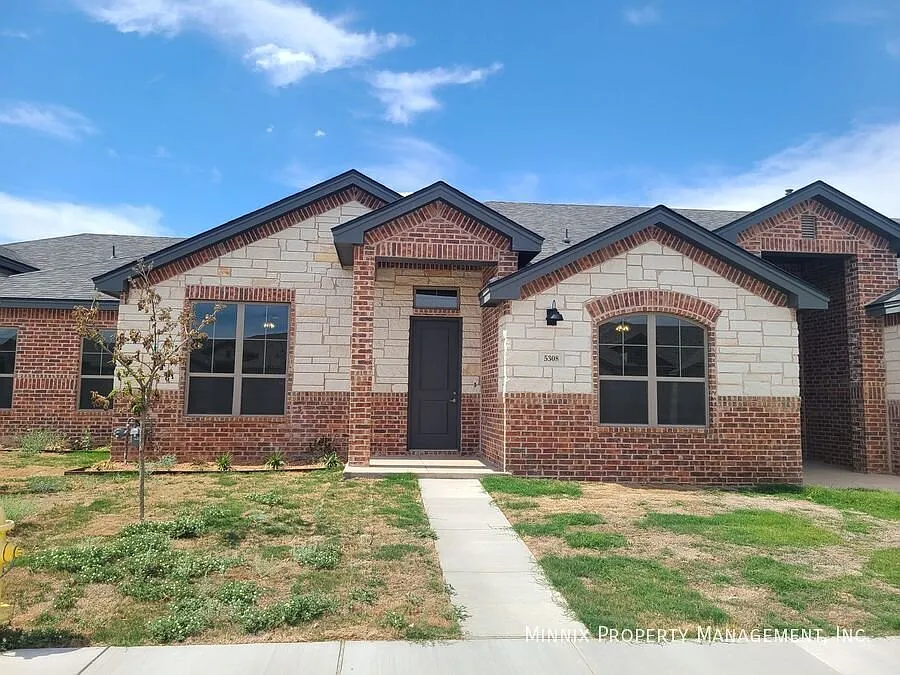 3 Bedroom/ 2 Bath | 5308 Kilyn Court — Photo 2