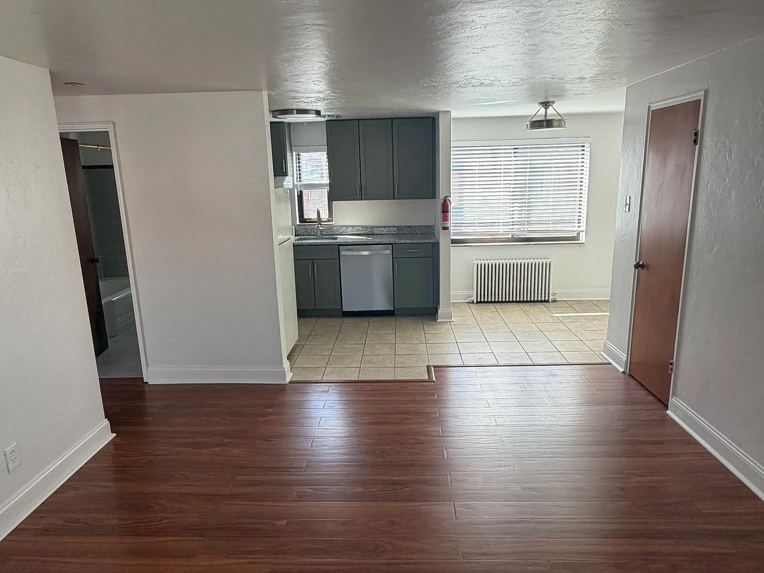 2 bed, $995 — Photo 4