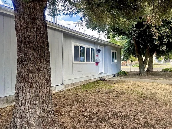 1106 N 3rd St, Lakeview, OR 97630