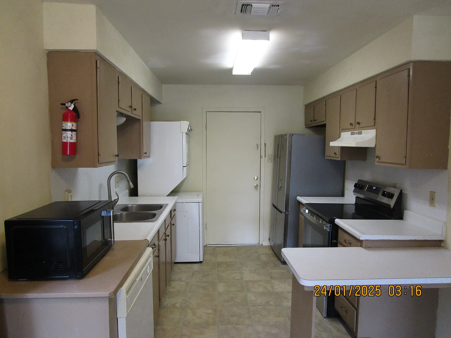 2 bed, 900 sqft, $1,275 — Photo 2