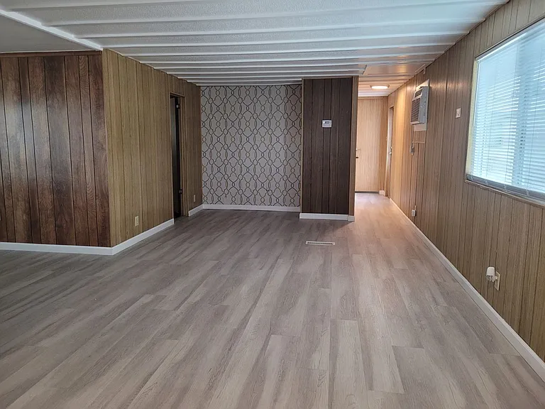 620 Silver Ln — Photo 20