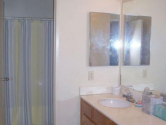 2nd upstairs bathroom