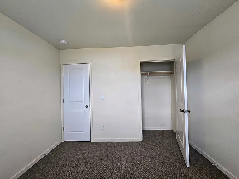 1802 College St #1810 — Photo 23
