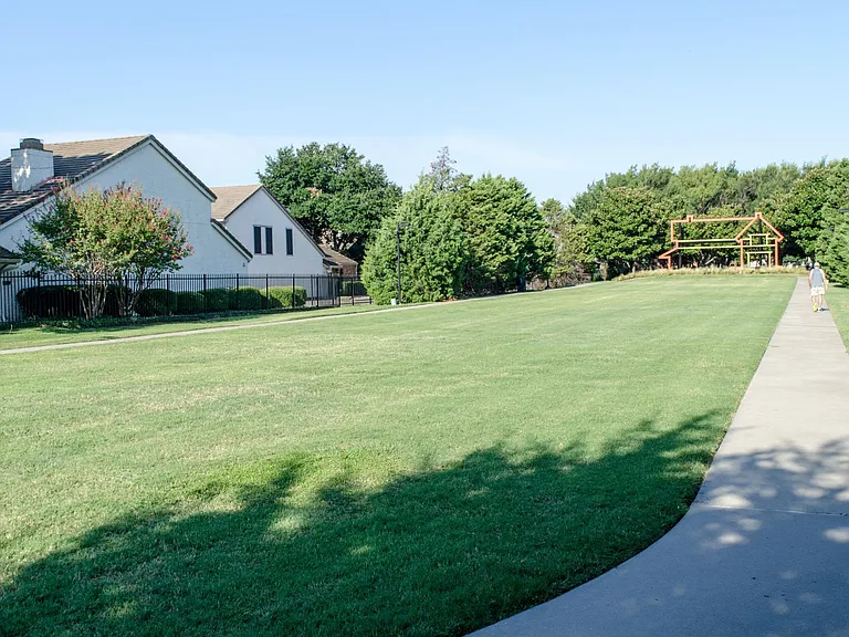 North Addison Park (1-mile round trip)