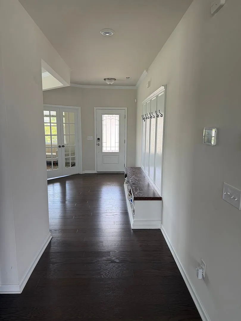 5 bed, 3.5 bathroom in Huntersville — Photo 3