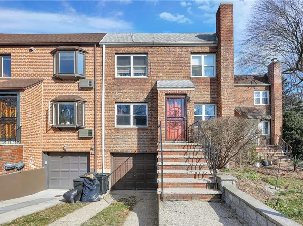 62-11 77th Pl, Middle Village, NY 11379