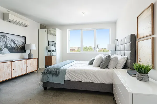 Rented by Compass | media 9